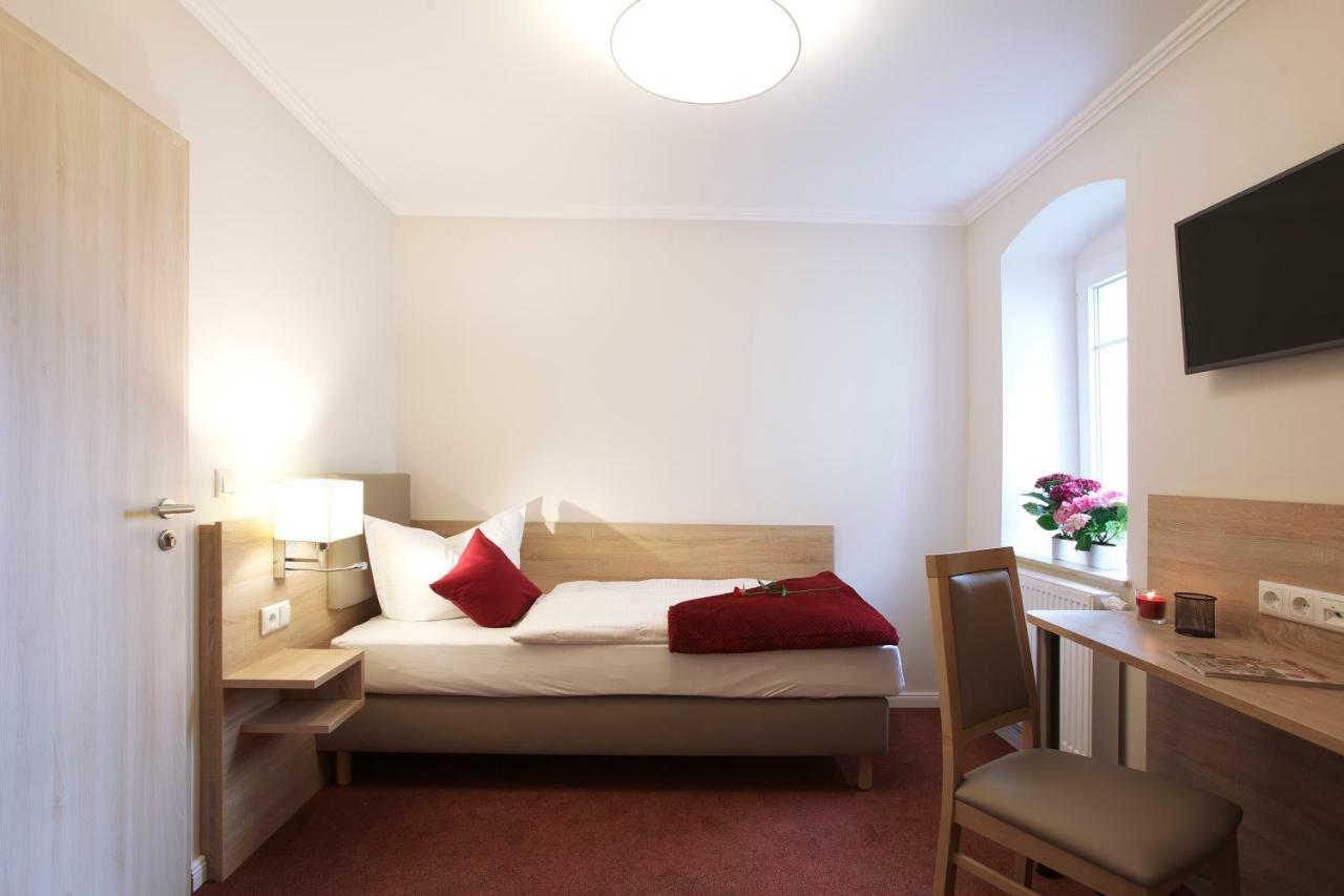 Pension Kalinde Weinboehla Екстер'єр фото